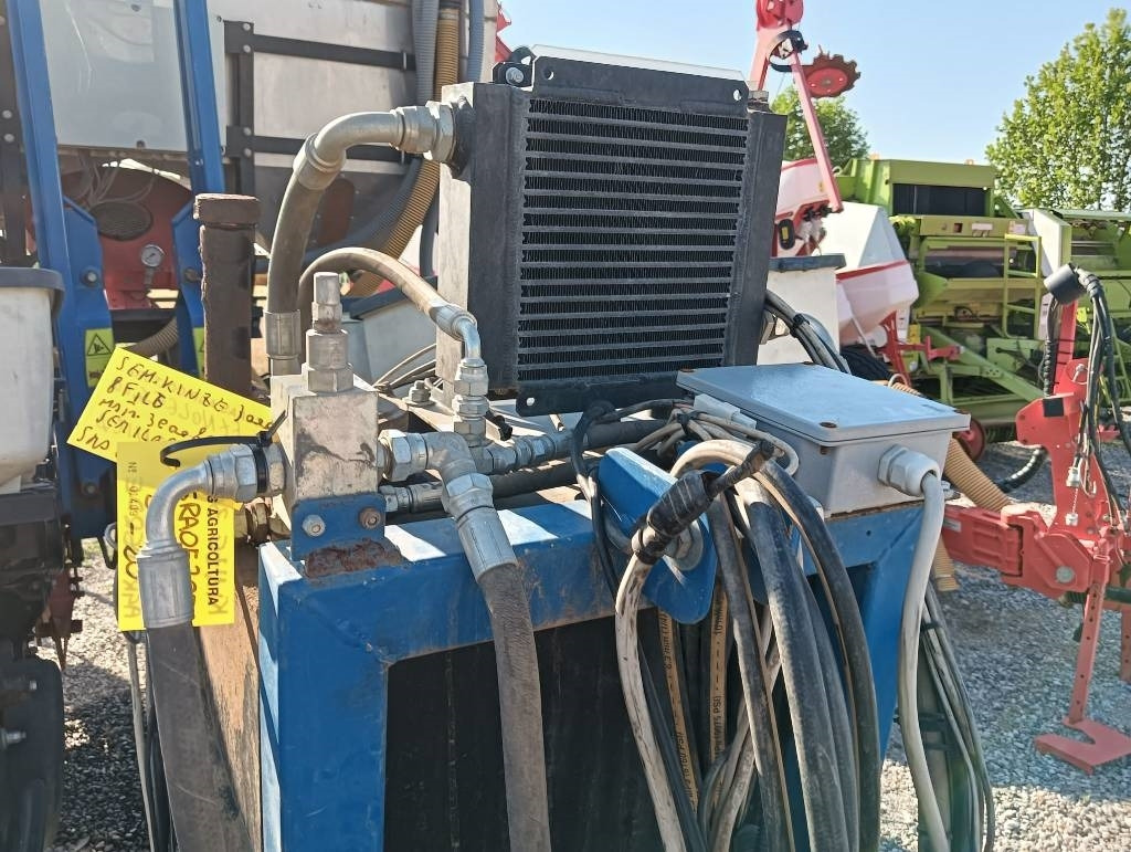 Kinze 3000 - آلة نثر البذور الدقيقة: صورة 4 Kinze 3000 - آلة نثر البذور الدقيقة: صورة 4