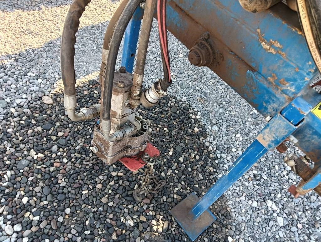 Kinze 3000 - آلة نثر البذور الدقيقة: صورة 2 Kinze 3000 - آلة نثر البذور الدقيقة: صورة 2