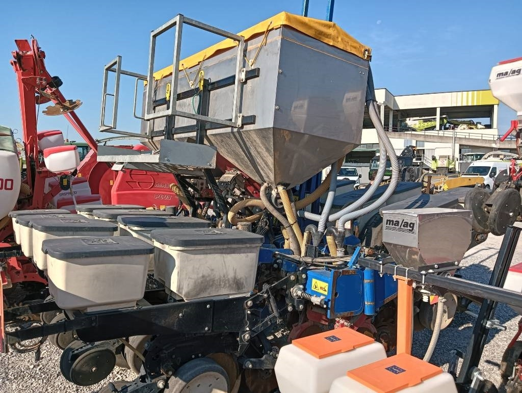 Kinze 3000 - آلة نثر البذور الدقيقة: صورة 5 Kinze 3000 - آلة نثر البذور الدقيقة: صورة 5