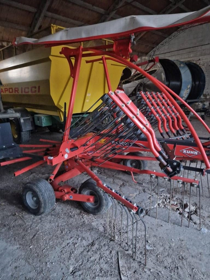 Kuhn 5031T - آلة تيبيس العشب/ آلة جمع العشب: صورة 2 Kuhn 5031T - آلة تيبيس العشب/ آلة جمع العشب: صورة 2