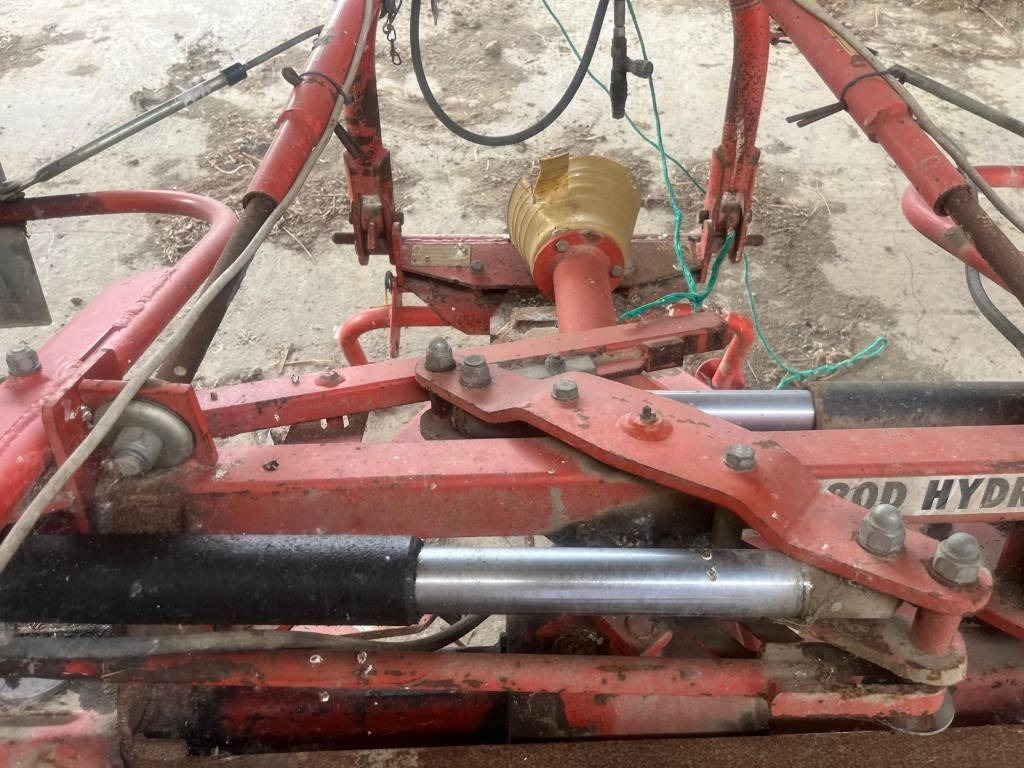 Lely TH 680  - آلة تيبيس العشب/ آلة جمع العشب: صورة 3 Lely TH 680  - آلة تيبيس العشب/ آلة جمع العشب: صورة 3