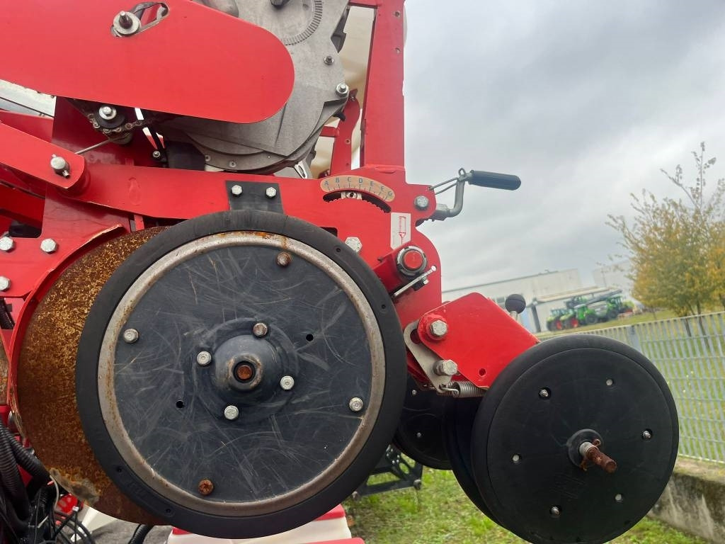 Mascar M 12 - آلة نثر البذور الدقيقة: صورة 4 Mascar M 12 - آلة نثر البذور الدقيقة: صورة 4