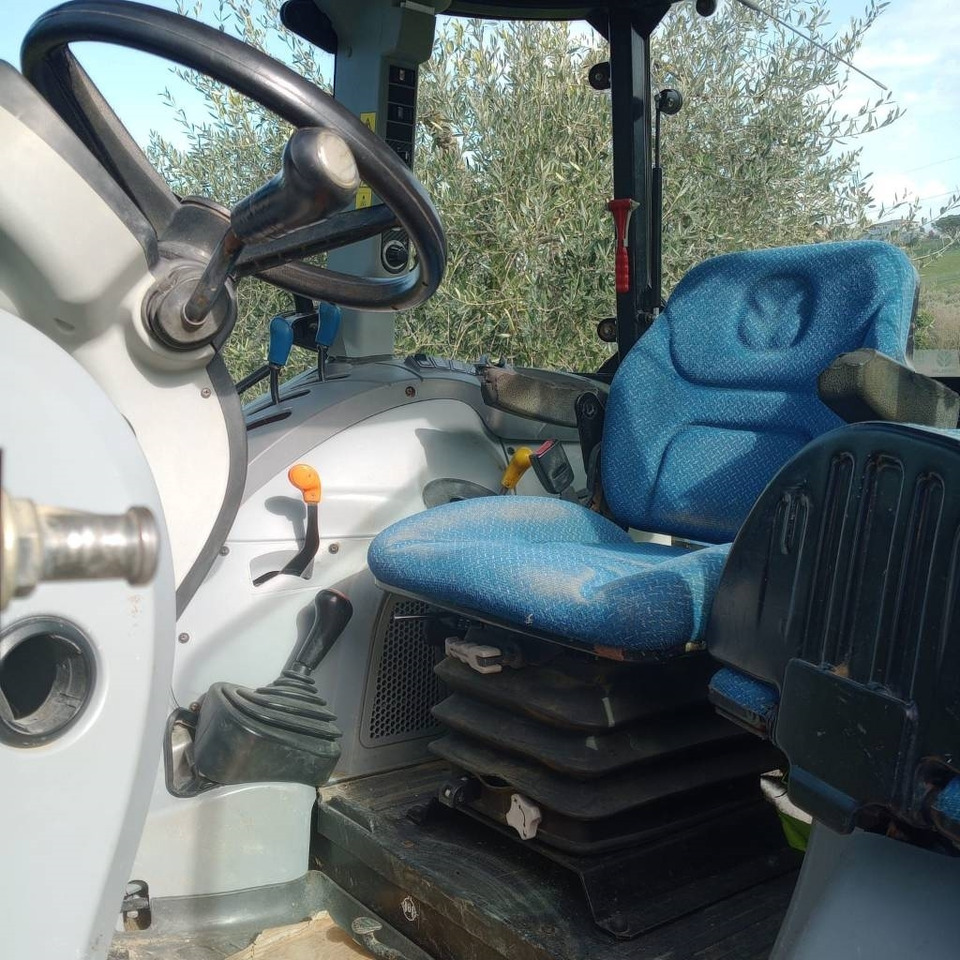 New Holland T 4.55 - جرار: صورة 3 New Holland T 4.55 - جرار: صورة 3