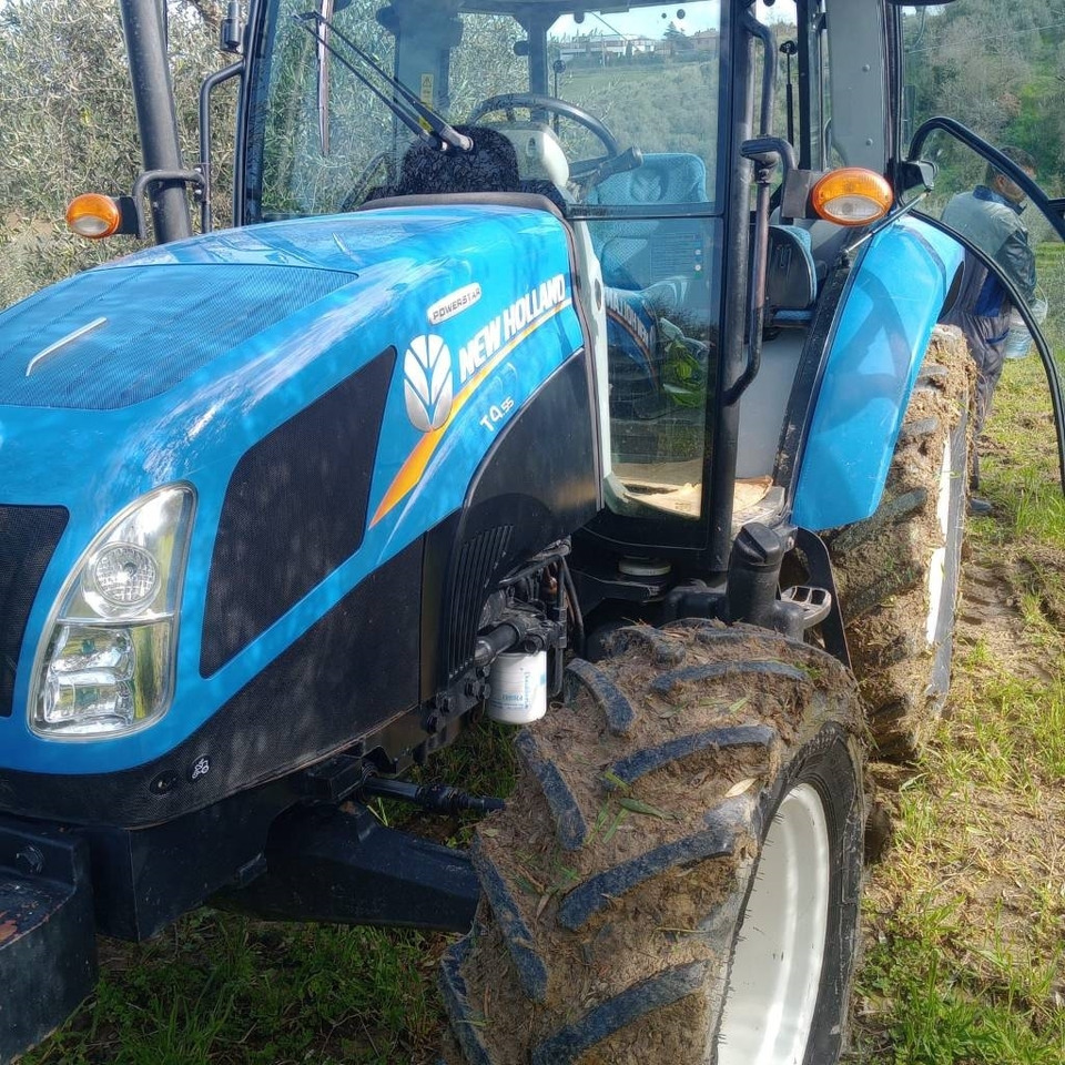 New Holland T 4.55 - جرار: صورة 5 New Holland T 4.55 - جرار: صورة 5