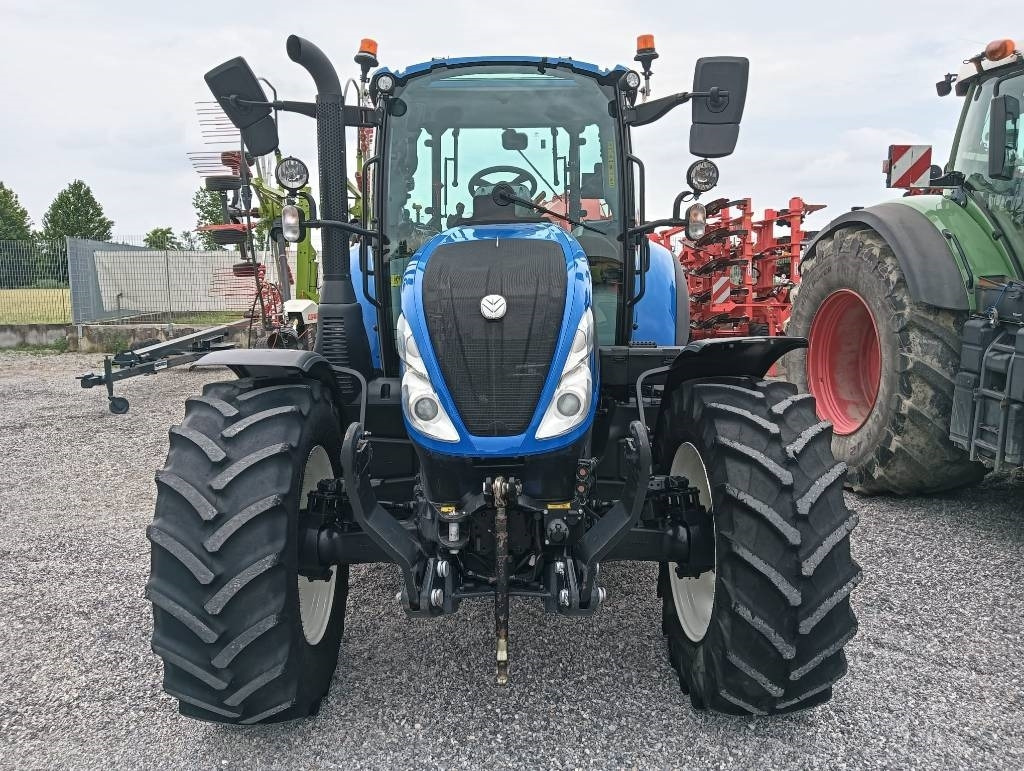 New Holland T 5.120 - جرار: صورة 2 New Holland T 5.120 - جرار: صورة 2