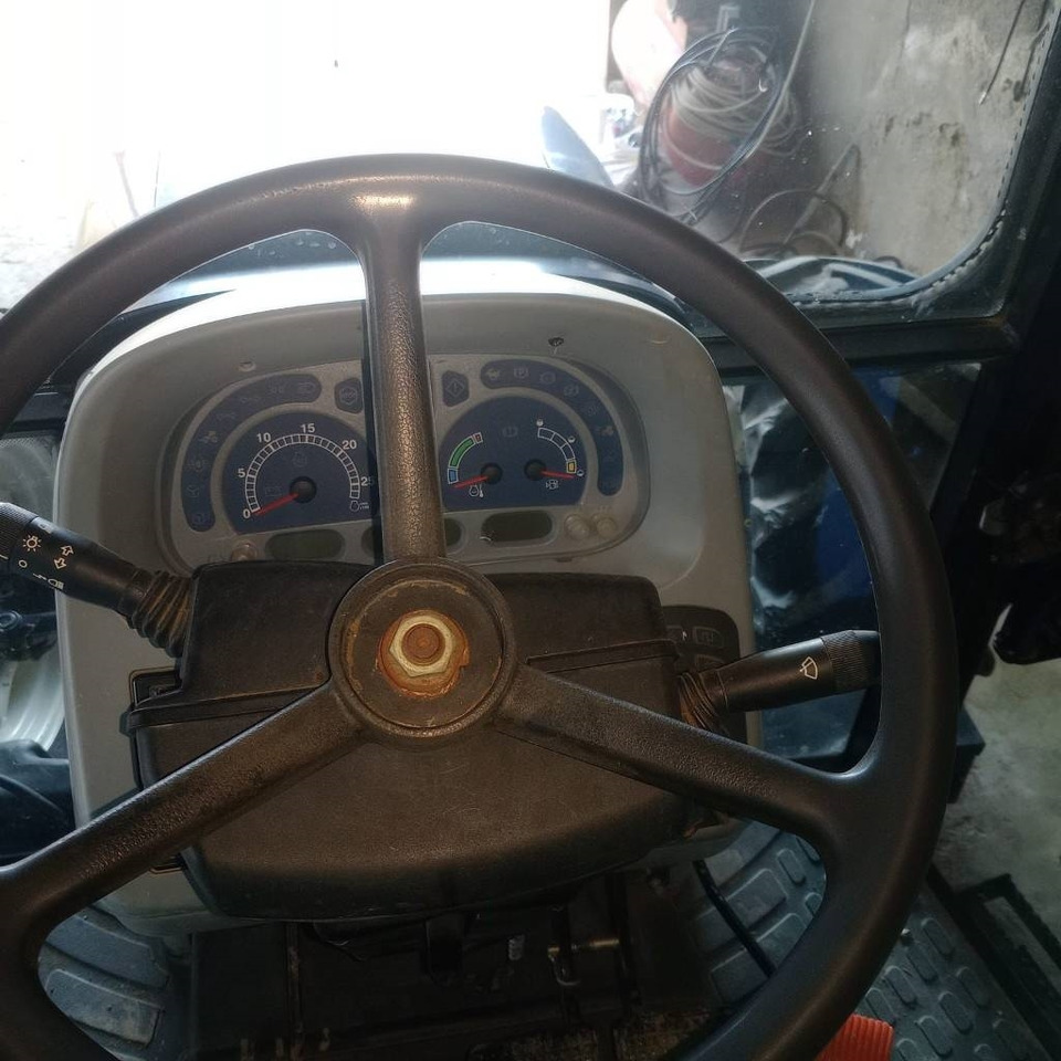 New Holland T 5050  New Holland T 5050: صورة 8