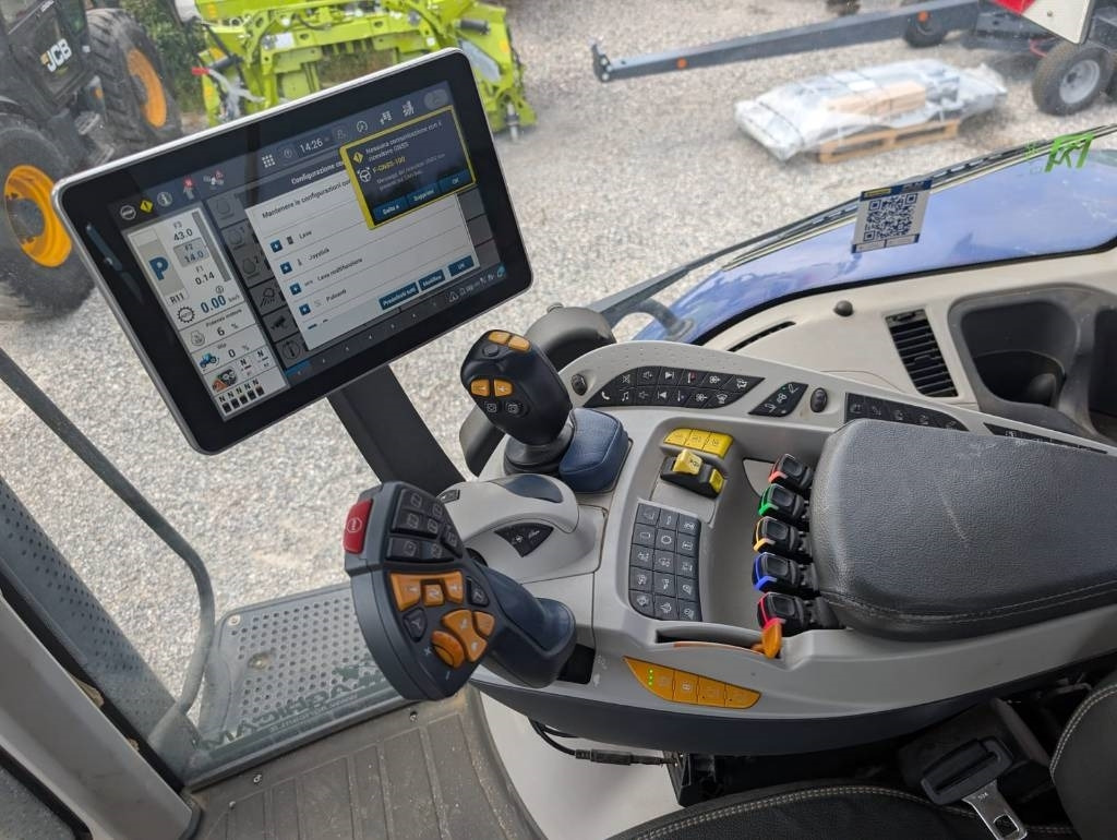 New Holland T 8.380 - جرار: صورة 4 New Holland T 8.380 - جرار: صورة 4