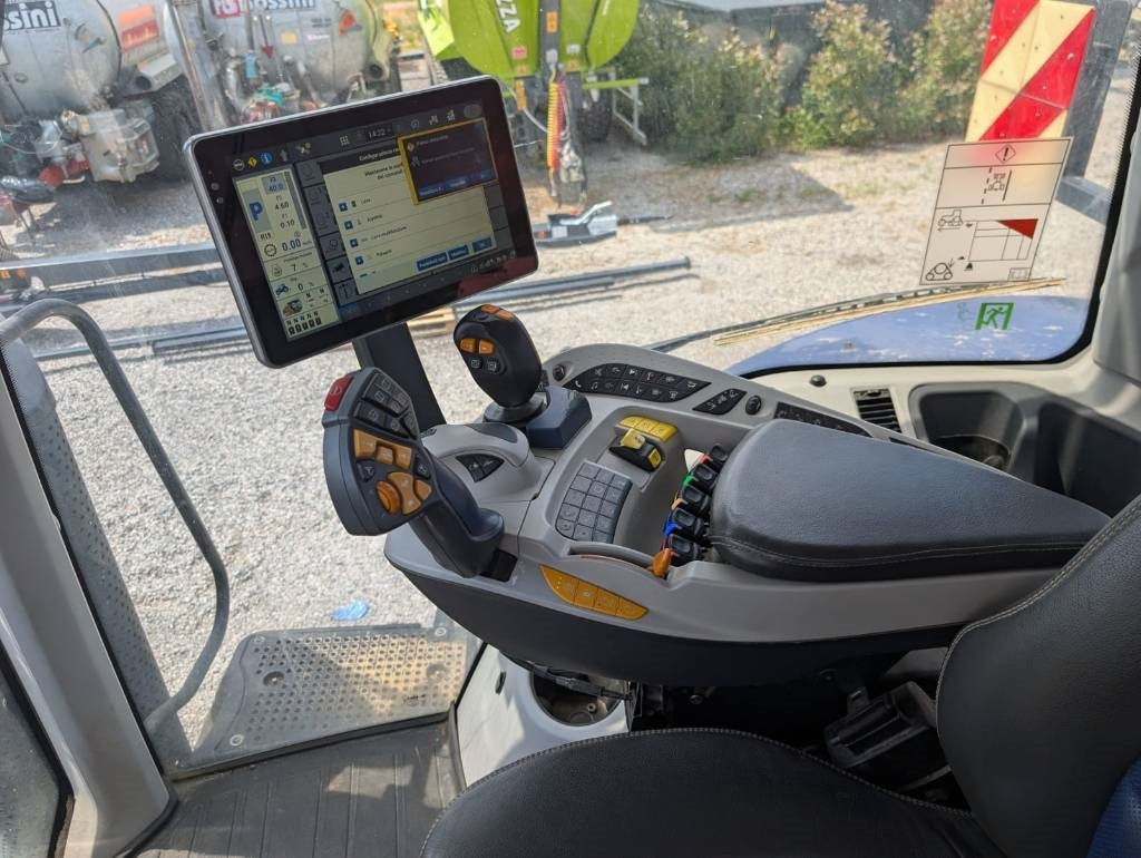 جرار New Holland T 8.435 SMART TRACK: صورة 10 جرار New Holland T 8.435 SMART TRACK: صورة 10