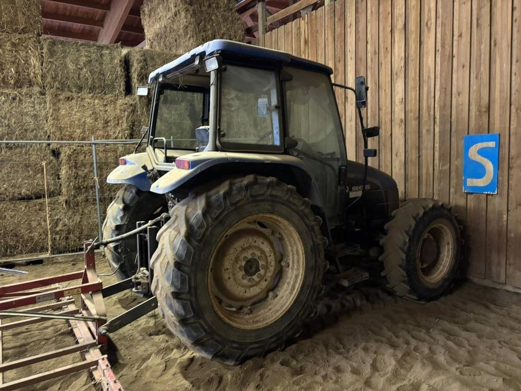 New Holland TL 90 - جرار: صورة 1 New Holland TL 90 - جرار: صورة 1