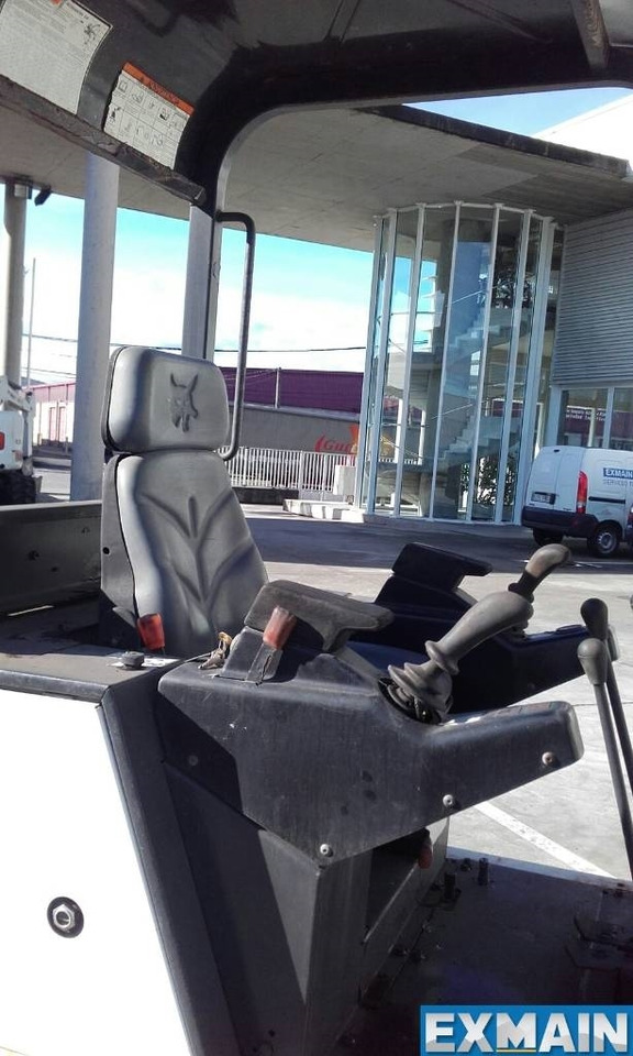 Bobcat X 320 - حفارة مُصَّغرة: صورة 5 Bobcat X 320 - حفارة مُصَّغرة: صورة 5