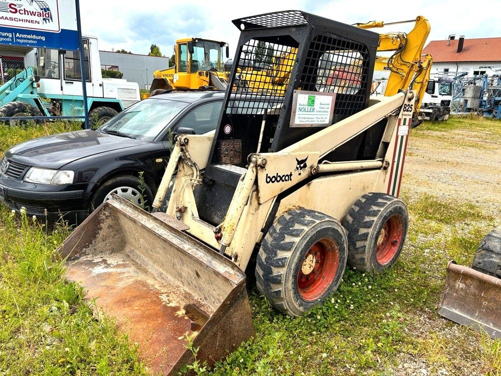 Bobcat 825 - شيول صغير: صورة 1 Bobcat 825 - شيول صغير: صورة 1