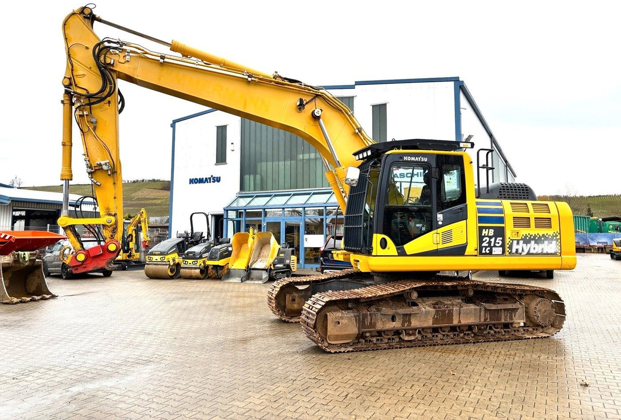 Komatsu HB215LC-3 - حفار زحاف: صورة 1 Komatsu HB215LC-3 - حفار زحاف: صورة 1