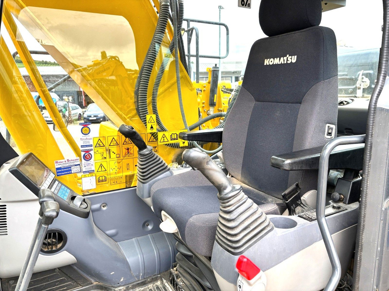 Komatsu PC210LC-11E0 - حفار زحاف: صورة 3 Komatsu PC210LC-11E0 - حفار زحاف: صورة 3