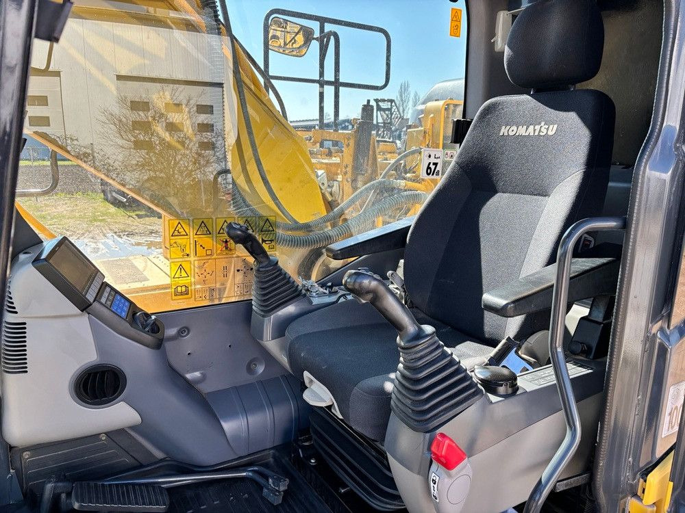 Komatsu PC210LC-11 - حفار زحاف: صورة 4 Komatsu PC210LC-11 - حفار زحاف: صورة 4