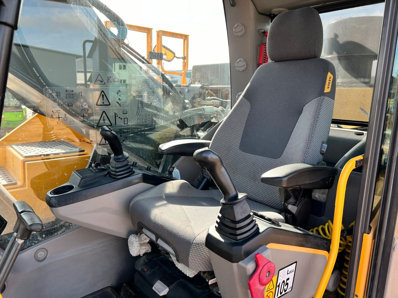 Volvo EC380E-NL - حفار زحاف: صورة 3 Volvo EC380E-NL - حفار زحاف: صورة 3
