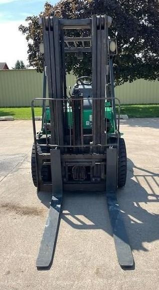Mitsubishi Chariot élévateur diesel FD30N fenwick - رافعة شوكية ديزل: صورة 4 Mitsubishi Chariot élévateur diesel FD30N fenwick - رافعة شوكية ديزل: صورة 4