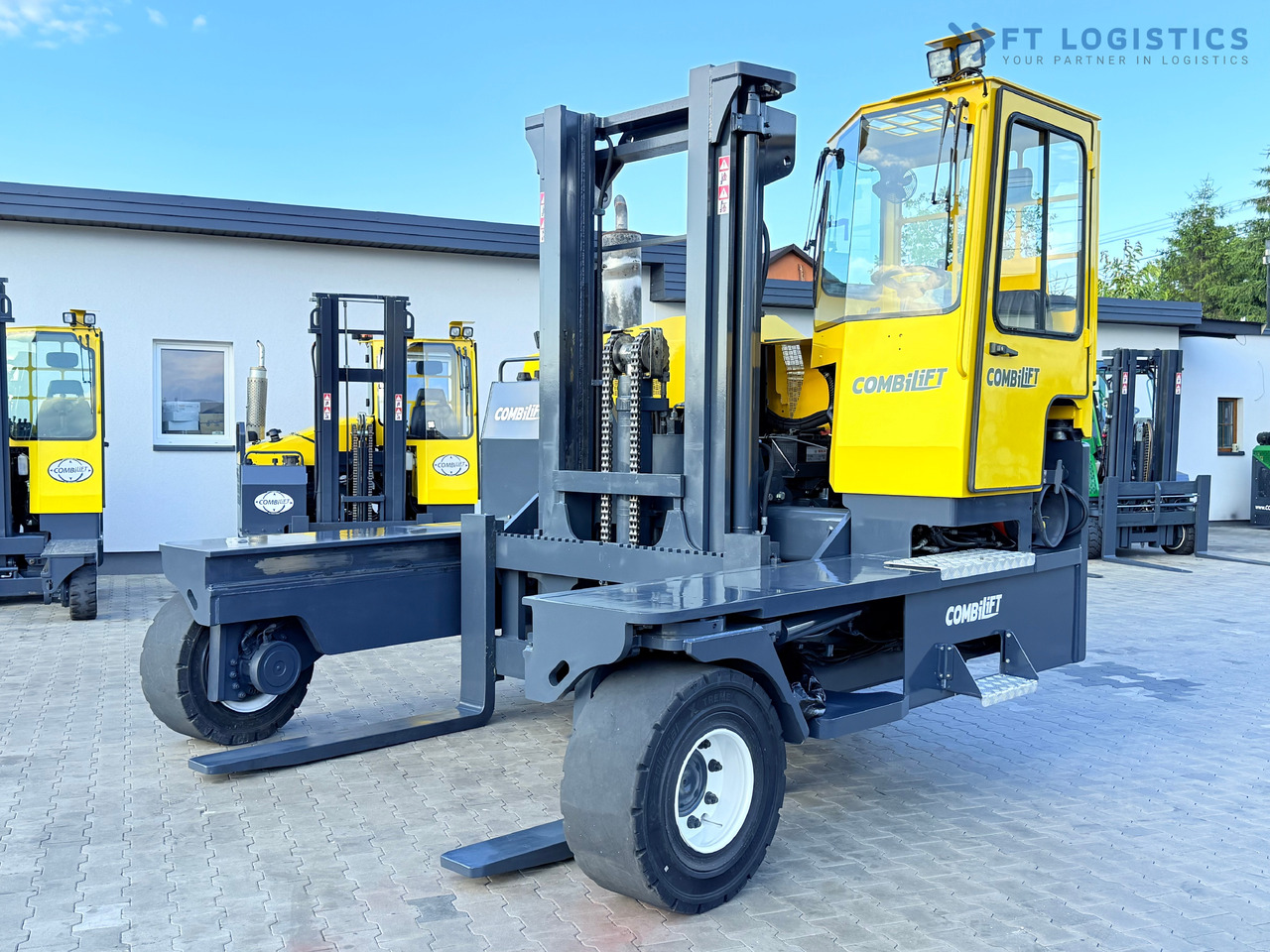 COMBILIFT C14000 / DUPLEX 3600MM / FREE-LIFT / POSITIONER - شاحنة مناولة بأربعة اتجاهات: صورة 1 COMBILIFT C14000 / DUPLEX 3600MM / FREE-LIFT / POSITIONER - شاحنة مناولة بأربعة اتجاهات: صورة 1