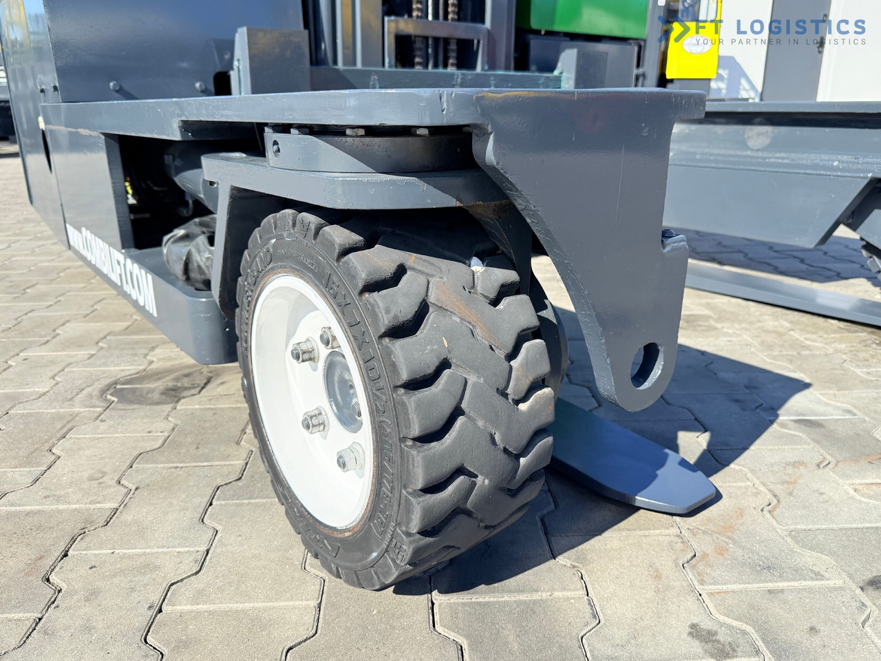 COMBILIFT C3000 / DUPLEX - 4100MM / DIESEL / FREE LIFT / CABIN / LIKE NEW - شاحنة مناولة بأربعة اتجاهات: صورة 2 COMBILIFT C3000 / DUPLEX - 4100MM / DIESEL / FREE LIFT / CABIN / LIKE NEW - شاحنة مناولة بأربعة اتجاهات: صورة 2