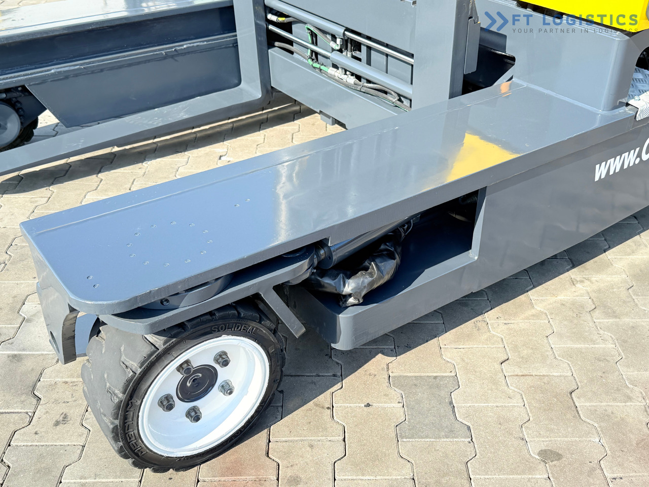 COMBILIFT C3000 / GAS / TRIPLEX - 4900MM / ONLY 1537 HOURS / FORK POSITIONER / CABIN / LIKE NEW - شاحنة مناولة بأربعة اتجاهات: صورة 4 COMBILIFT C3000 / GAS / TRIPLEX - 4900MM / ONLY 1537 HOURS / FORK POSITIONER / CABIN / LIKE NEW - شاحنة مناولة بأربعة اتجاهات: صورة 4