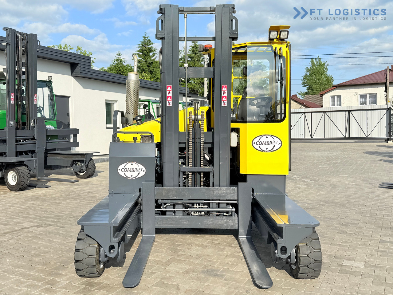 COMBILIFT C4000 / DIESEL / DUPLEX - 4100MM / FORK POSITIONER / ONLY 2951 MTH / LIKE NEW - شاحنة مناولة بأربعة اتجاهات: صورة 4 COMBILIFT C4000 / DIESEL / DUPLEX - 4100MM / FORK POSITIONER / ONLY 2951 MTH / LIKE NEW - شاحنة مناولة بأربعة اتجاهات: صورة 4