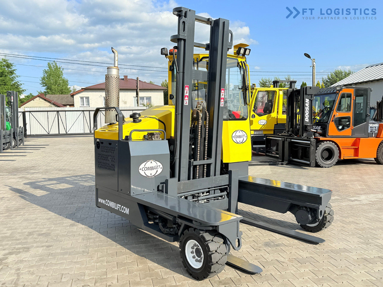 COMBILIFT C4000 / DIESEL / DUPLEX - 4100MM / FORK POSITIONER / ONLY 2951 MTH / LIKE NEW - شاحنة مناولة بأربعة اتجاهات: صورة 5 COMBILIFT C4000 / DIESEL / DUPLEX - 4100MM / FORK POSITIONER / ONLY 2951 MTH / LIKE NEW - شاحنة مناولة بأربعة اتجاهات: صورة 5