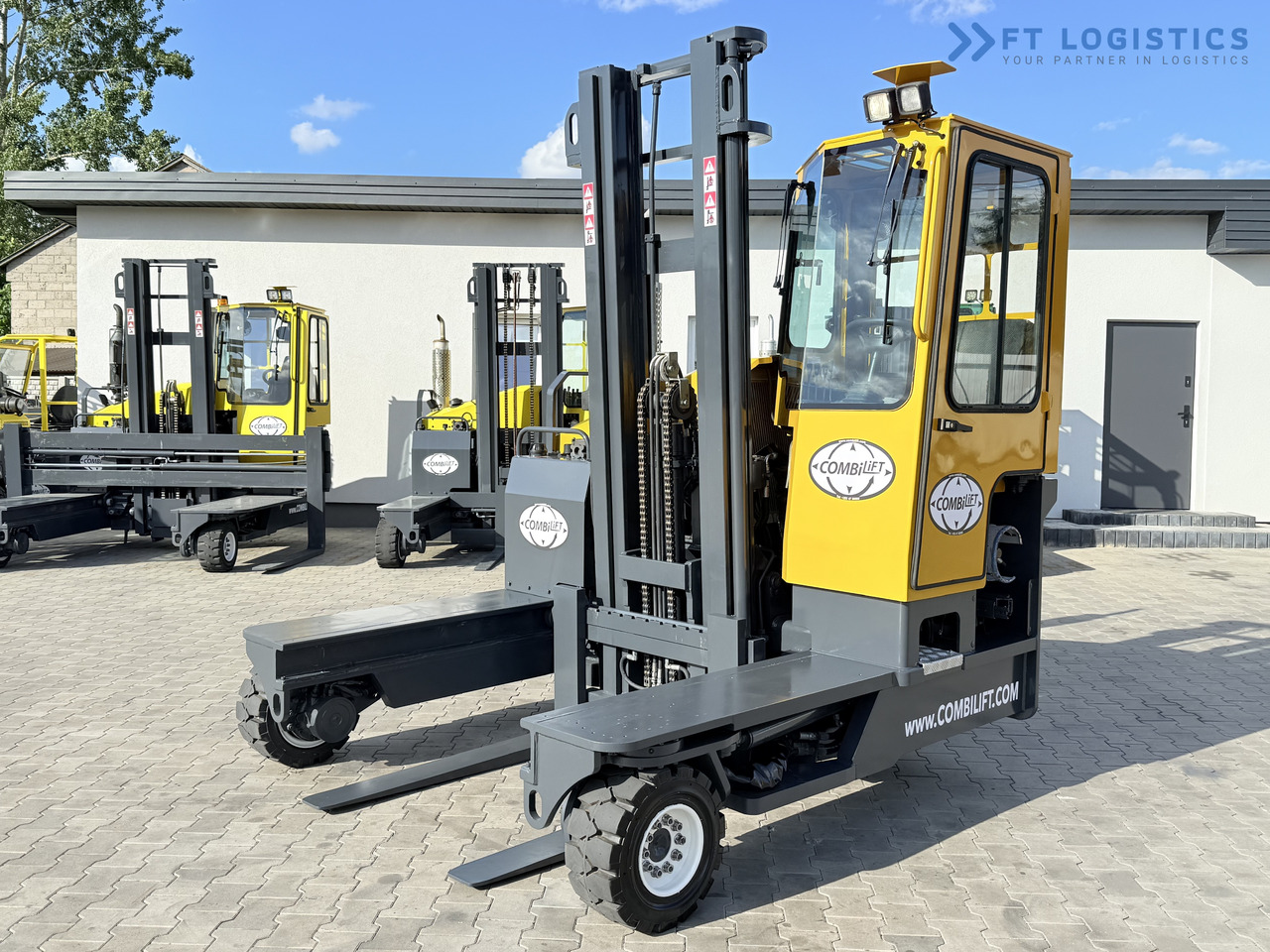 COMBILIFT C4000 / GAS / DUPLEX - 4100MM / SIDE SHIFT / FREE LIFT / FULL HEATED CABIN / ONLY 4223 HOURS / CONDITION – LIKE NEW! - شاحنة مناولة بأربعة اتجاهات: صورة 2 COMBILIFT C4000 / GAS / DUPLEX - 4100MM / SIDE SHIFT / FREE LIFT / FULL HEATED CABIN / ONLY 4223 HOURS / CONDITION – LIKE NEW! - شاحنة مناولة بأربعة اتجاهات: صورة 2