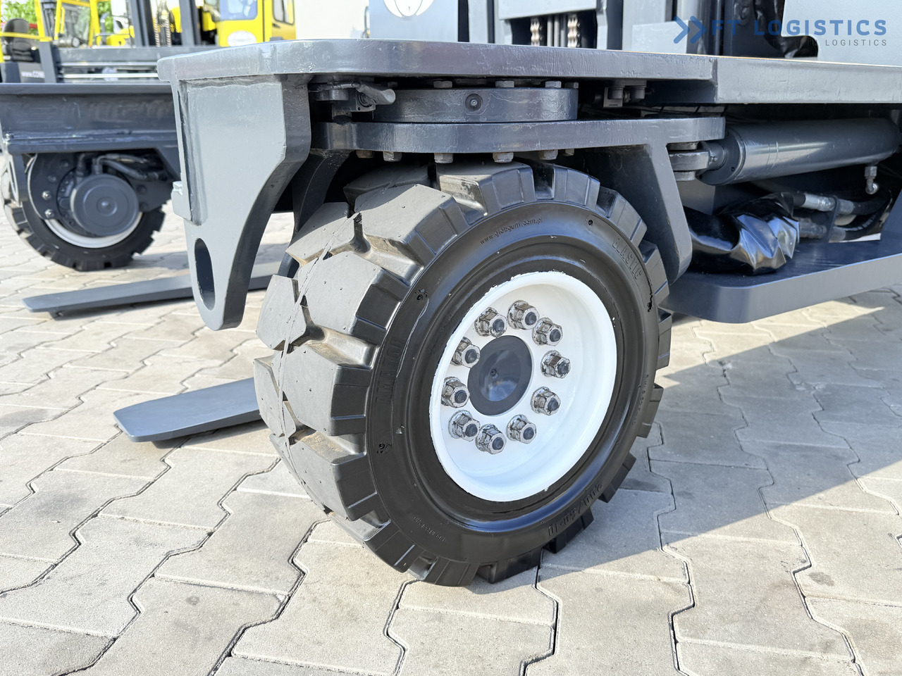 COMBILIFT C4000 / GAS / DUPLEX - 4100MM / SIDE SHIFT / FREE LIFT / FULL HEATED CABIN / ONLY 4223 HOURS / CONDITION – LIKE NEW! - شاحنة مناولة بأربعة اتجاهات: صورة 5 COMBILIFT C4000 / GAS / DUPLEX - 4100MM / SIDE SHIFT / FREE LIFT / FULL HEATED CABIN / ONLY 4223 HOURS / CONDITION – LIKE NEW! - شاحنة مناولة بأربعة اتجاهات: صورة 5