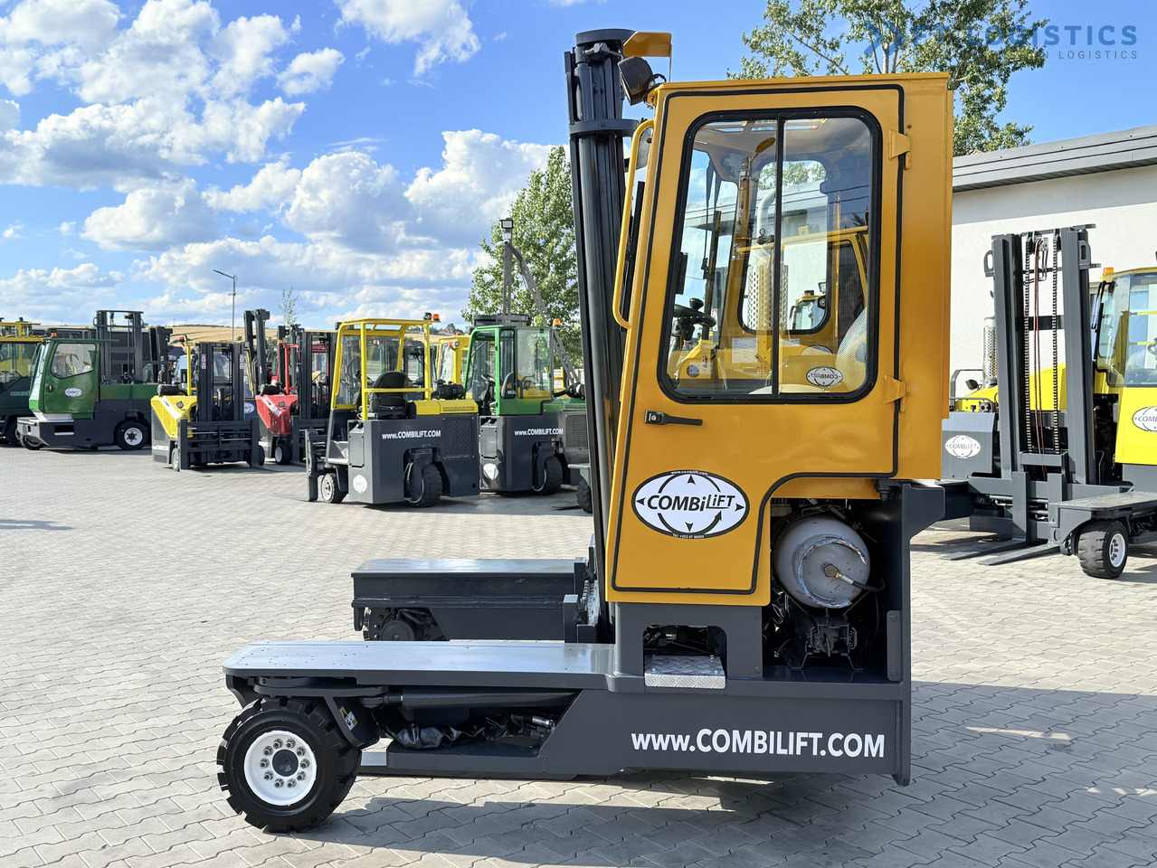 COMBILIFT C4000 / GAS / DUPLEX - 4100MM / SIDE SHIFT / FREE LIFT / FULL HEATED CABIN / ONLY 4223 HOURS / CONDITION – LIKE NEW! - شاحنة مناولة بأربعة اتجاهات: صورة 4 COMBILIFT C4000 / GAS / DUPLEX - 4100MM / SIDE SHIFT / FREE LIFT / FULL HEATED CABIN / ONLY 4223 HOURS / CONDITION – LIKE NEW! - شاحنة مناولة بأربعة اتجاهات: صورة 4