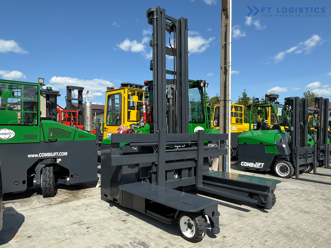 COMBILIFT C5000E / ELECTRIC / TRIPLEX 8300MM / FULL FREE LIFT / WIDE POSITIONER / FORK SIDESHIFT / BATTERY LIKE NEW - شاحنة مناولة بأربعة اتجاهات: صورة 4 COMBILIFT C5000E / ELECTRIC / TRIPLEX 8300MM / FULL FREE LIFT / WIDE POSITIONER / FORK SIDESHIFT / BATTERY LIKE NEW - شاحنة مناولة بأربعة اتجاهات: صورة 4