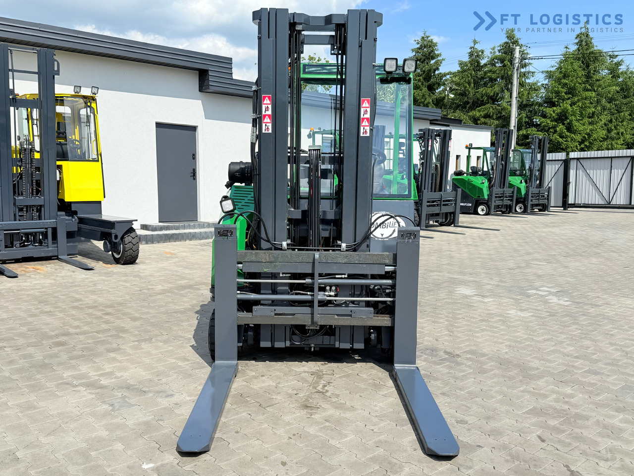 COMBILIFT CB2500 / DIESEL / EXTENDABLE FORKS / TRIPLEX / 5500MM / FREE LIFT / SIDE SHIFT / FORK POSITIONER / LIKE NEW - شاحنة مناولة بأربعة اتجاهات: صورة 4 COMBILIFT CB2500 / DIESEL / EXTENDABLE FORKS / TRIPLEX / 5500MM / FREE LIFT / SIDE SHIFT / FORK POSITIONER / LIKE NEW - شاحنة مناولة بأربعة اتجاهات: صورة 4