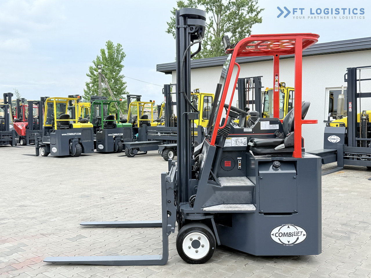 COMBILIFT Combilift C3000CB – TRIPLEX 6000mm – Year 2016 / Only 2,161 hours / Free Lift / Fork Positioner / Diesel - شاحنة مناولة بأربعة اتجاهات: صورة 2 COMBILIFT Combilift C3000CB – TRIPLEX 6000mm – Year 2016 / Only 2,161 hours / Free Lift / Fork Positioner / Diesel - شاحنة مناولة بأربعة اتجاهات: صورة 2