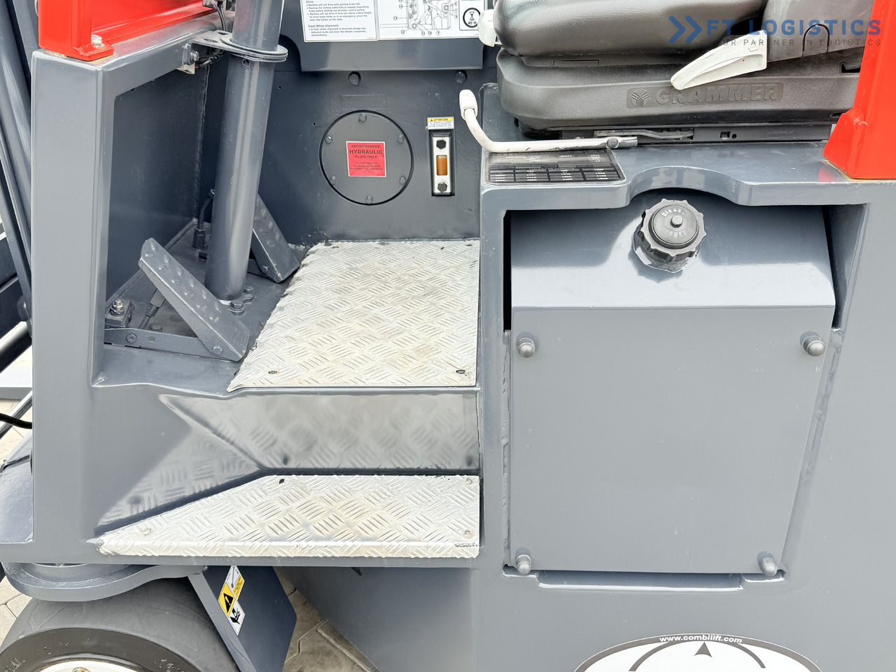 COMBILIFT Combilift C3000CB – TRIPLEX 6000mm – Year 2016 / Only 2,161 hours / Free Lift / Fork Positioner / Diesel - شاحنة مناولة بأربعة اتجاهات: صورة 3 COMBILIFT Combilift C3000CB – TRIPLEX 6000mm – Year 2016 / Only 2,161 hours / Free Lift / Fork Positioner / Diesel - شاحنة مناولة بأربعة اتجاهات: صورة 3