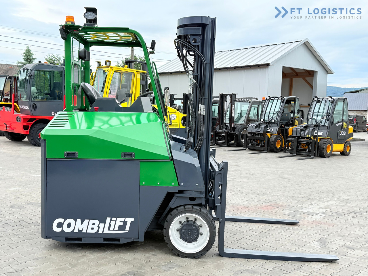 COMBILIFT Combilift CBE4000 / TRIPLEX 5200MM / ELECTRIC / FREE LIFT / FORK POSITIONER / SIDESHIFT / LIKE NEW - شاحنة مناولة بأربعة اتجاهات: صورة 3 COMBILIFT Combilift CBE4000 / TRIPLEX 5200MM / ELECTRIC / FREE LIFT / FORK POSITIONER / SIDESHIFT / LIKE NEW - شاحنة مناولة بأربعة اتجاهات: صورة 3