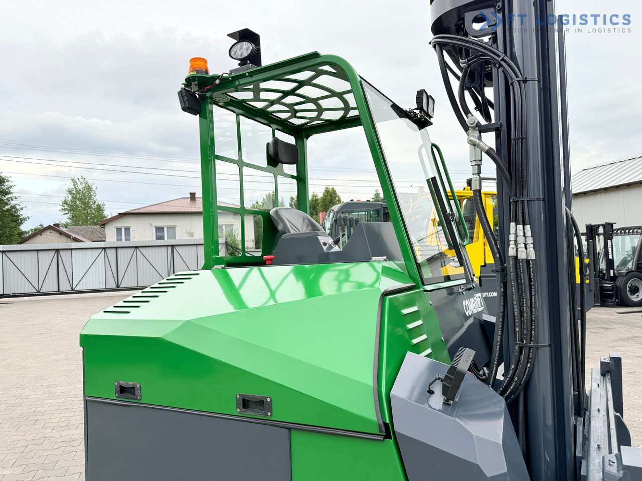 COMBILIFT Combilift CBE4000 / TRIPLEX 5200MM / ELECTRIC / FREE LIFT / FORK POSITIONER / SIDESHIFT / LIKE NEW - شاحنة مناولة بأربعة اتجاهات: صورة 4 COMBILIFT Combilift CBE4000 / TRIPLEX 5200MM / ELECTRIC / FREE LIFT / FORK POSITIONER / SIDESHIFT / LIKE NEW - شاحنة مناولة بأربعة اتجاهات: صورة 4