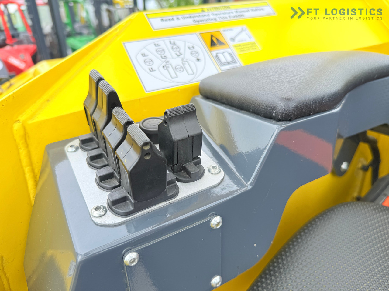 جديدة شاحنة مناولة بأربعة اتجاهات COMBILIFT MR / ELECTRIC / TRIPLEX – 6000MM / FULL FREE LIFT / WIDE POSITIONER / FORK SIDESHIFT / ONLY 1400 HOURS / LIKE NEW: صورة 39