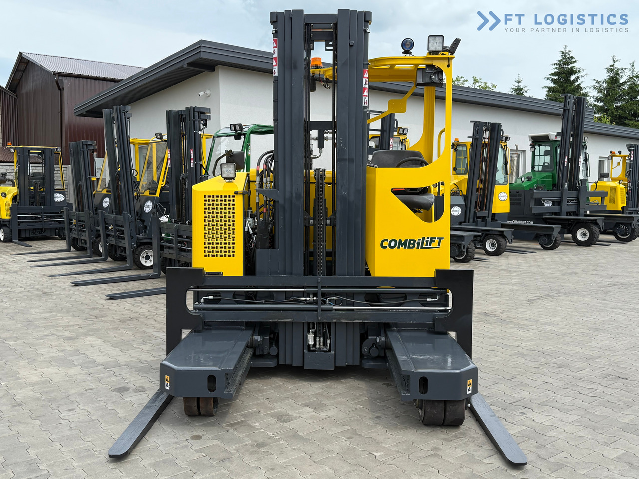 COMBILIFT MR / ELECTRIC / TRIPLEX – 6000MM / FULL FREE LIFT / WIDE POSITIONER / FORK SIDESHIFT / ONLY 1400 HOURS / LIKE NEW - شاحنة مناولة بأربعة اتجاهات: صورة 3 COMBILIFT MR / ELECTRIC / TRIPLEX – 6000MM / FULL FREE LIFT / WIDE POSITIONER / FORK SIDESHIFT / ONLY 1400 HOURS / LIKE NEW - شاحنة مناولة بأربعة اتجاهات: صورة 3