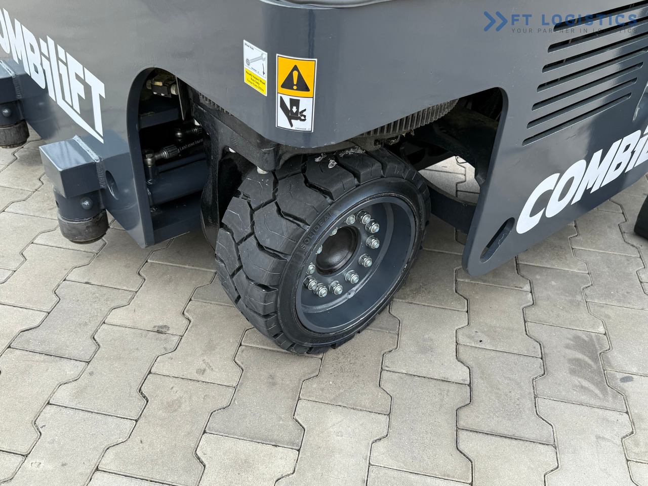 جديدة شاحنة مناولة بأربعة اتجاهات COMBILIFT MR / ELECTRIC / TRIPLEX – 6000MM / FULL FREE LIFT / WIDE POSITIONER / FORK SIDESHIFT / ONLY 1400 HOURS / LIKE NEW: صورة 6
