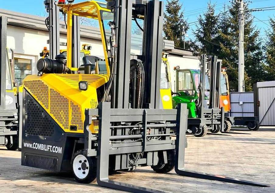 Combilift C2500CB - DIESEL - TRIPLEX - 2018 - LIKE NEW - شاحنة مناولة بأربعة اتجاهات: صورة 1 Combilift C2500CB - DIESEL - TRIPLEX - 2018 - LIKE NEW - شاحنة مناولة بأربعة اتجاهات: صورة 1