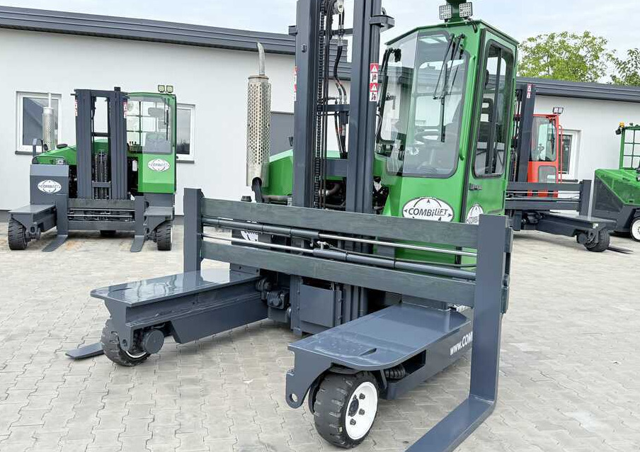 Combilift C3000 / DIESEL / DUPLEX 4000MM / WIDE FORK POSITIONER / FULL CABIN - شاحنة مناولة بأربعة اتجاهات: صورة 3 Combilift C3000 / DIESEL / DUPLEX 4000MM / WIDE FORK POSITIONER / FULL CABIN - شاحنة مناولة بأربعة اتجاهات: صورة 3