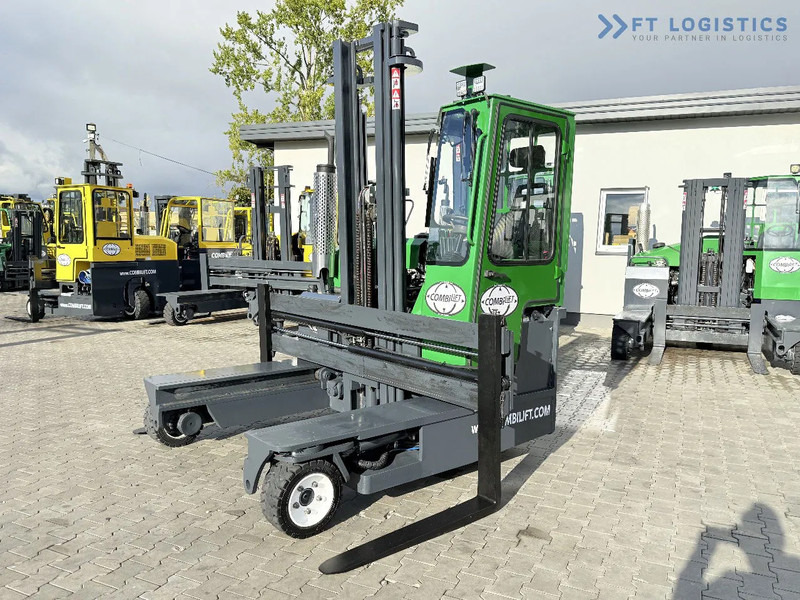 Combilift C3000 / DIESEL / DUPLEX 4200MM / FREE LIFT / WIDE FORK POSITIONER / FULL CABIN / EXCELLENT CONDITION / Wide range of four-way an - شاحنة مناولة بأربعة اتجاهات: صورة 1 Combilift C3000 / DIESEL / DUPLEX 4200MM / FREE LIFT / WIDE FORK POSITIONER / FULL CABIN / EXCELLENT CONDITION / Wide range of four-way an - شاحنة مناولة بأربعة اتجاهات: صورة 1