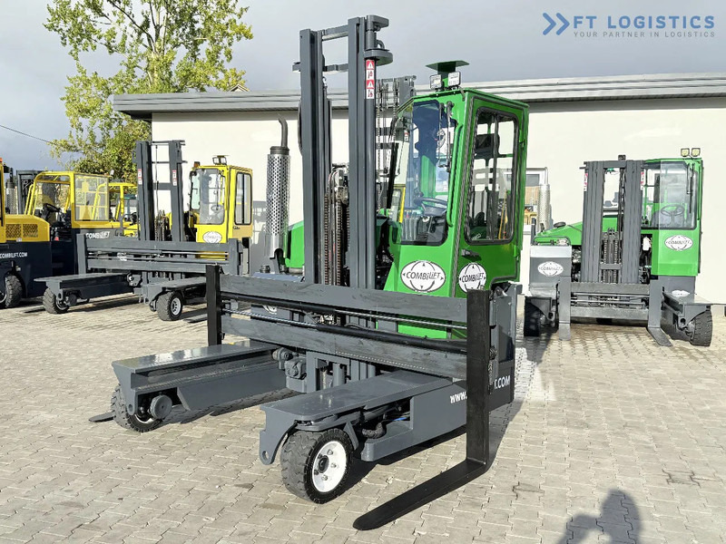 Combilift C3000 / DIESEL / DUPLEX 4200MM / FREE LIFT / WIDE FORK POSITIONER / FULL CABIN / EXCELLENT CONDITION / Wide range of four-way an - شاحنة مناولة بأربعة اتجاهات: صورة 2 Combilift C3000 / DIESEL / DUPLEX 4200MM / FREE LIFT / WIDE FORK POSITIONER / FULL CABIN / EXCELLENT CONDITION / Wide range of four-way an - شاحنة مناولة بأربعة اتجاهات: صورة 2
