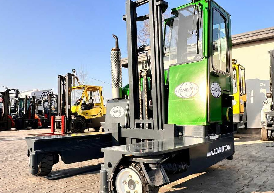 Combilift C3000 / DUPLEX / 4100MM / LPG / FREE LIFT / LIKE NEW - شاحنة مناولة بأربعة اتجاهات: صورة 5 Combilift C3000 / DUPLEX / 4100MM / LPG / FREE LIFT / LIKE NEW - شاحنة مناولة بأربعة اتجاهات: صورة 5