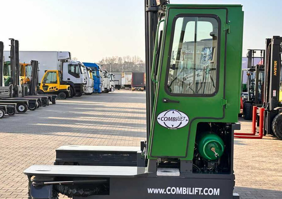 Combilift C3000 / DUPLEX / 4100MM / LPG / FREE LIFT / LIKE NEW - شاحنة مناولة بأربعة اتجاهات: صورة 2 Combilift C3000 / DUPLEX / 4100MM / LPG / FREE LIFT / LIKE NEW - شاحنة مناولة بأربعة اتجاهات: صورة 2