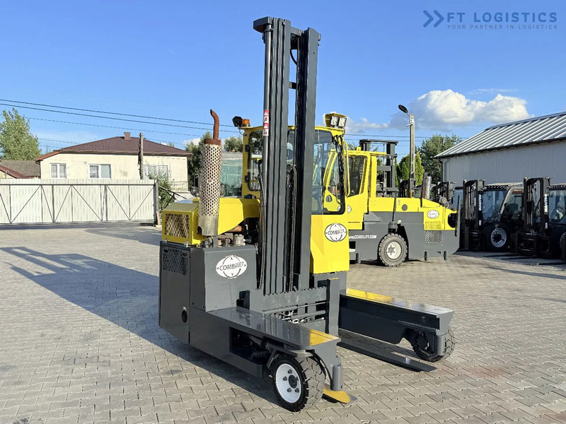 Combilift C3000 / GAS / TRIPLEX – 7600MM / FORK POSITIONER / FREE LIFT / FULL HEATED CABIN / ONLY 7868H / Wide range of four-way and side- - شاحنة مناولة بأربعة اتجاهات: صورة 4 Combilift C3000 / GAS / TRIPLEX – 7600MM / FORK POSITIONER / FREE LIFT / FULL HEATED CABIN / ONLY 7868H / Wide range of four-way and side- - شاحنة مناولة بأربعة اتجاهات: صورة 4