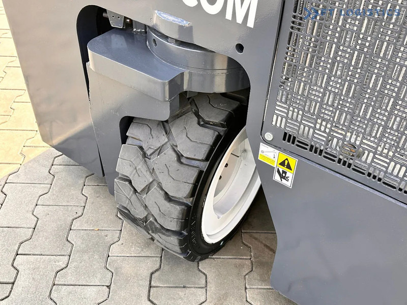 شاحنة مناولة بأربعة اتجاهات Combilift C3000CB / LPG / TRIPLEX / 4900MM / FREE LIFT / POSITIONER / LIKE NEW C3000CB / LPG / TRIPLEX / 4900MM / FREE LIFT / POSITIONER /: صورة 12