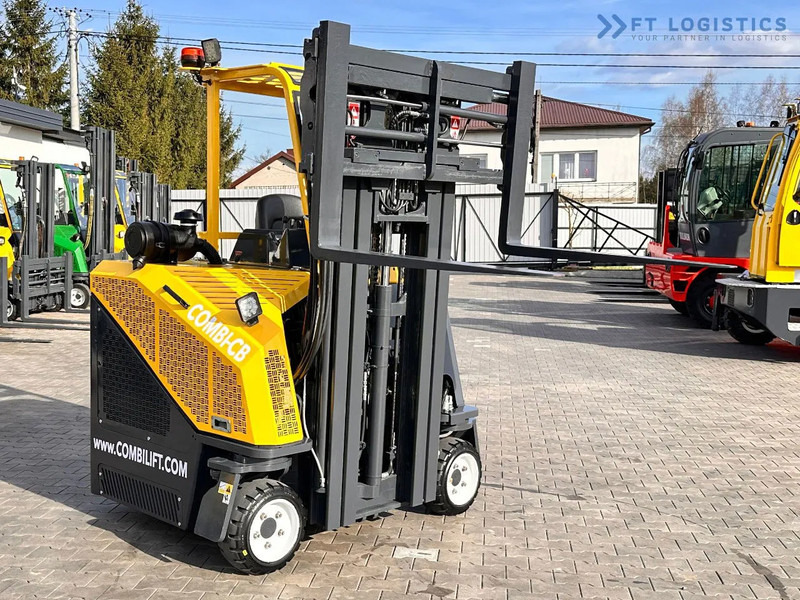 Combilift C3000CB / LPG / TRIPLEX / 4900MM / FREE LIFT / POSITIONER / LIKE NEW C3000CB / LPG / TRIPLEX / 4900MM / FREE LIFT / POSITIONER / - شاحنة مناولة بأربعة اتجاهات: صورة 1 Combilift C3000CB / LPG / TRIPLEX / 4900MM / FREE LIFT / POSITIONER / LIKE NEW C3000CB / LPG / TRIPLEX / 4900MM / FREE LIFT / POSITIONER / - شاحنة مناولة بأربعة اتجاهات: صورة 1