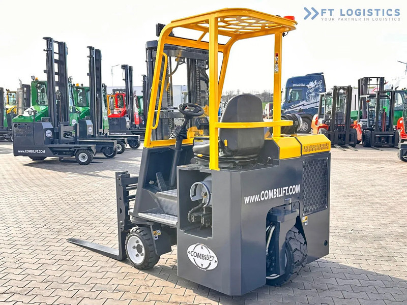 شاحنة مناولة بأربعة اتجاهات Combilift C3000CB / LPG / TRIPLEX / 4900MM / FREE LIFT / POSITIONER / LIKE NEW C3000CB / LPG / TRIPLEX / 4900MM / FREE LIFT / POSITIONER /: صورة 6