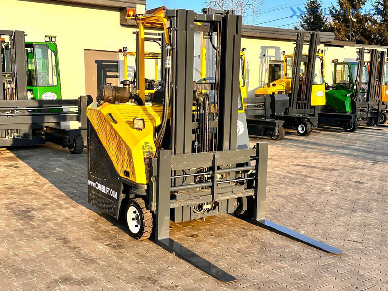 Combilift C3000CB / LPG / TRIPLEX - 4900MM / LPG / FREE LIFT / FORK POSITIONER C3000CB / LPG / TRIPLEX - 4900MM / LPG / FREE LIFT / FORK P - شاحنة مناولة بأربعة اتجاهات: صورة 4 Combilift C3000CB / LPG / TRIPLEX - 4900MM / LPG / FREE LIFT / FORK POSITIONER C3000CB / LPG / TRIPLEX - 4900MM / LPG / FREE LIFT / FORK P - شاحنة مناولة بأربعة اتجاهات: صورة 4