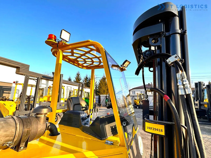 شاحنة مناولة بأربعة اتجاهات Combilift C3000CB / LPG / TRIPLEX - 4900MM / LPG / FREE LIFT / FORK POSITIONER C3000CB / LPG / TRIPLEX - 4900MM / LPG / FREE LIFT / FORK P: صورة 9