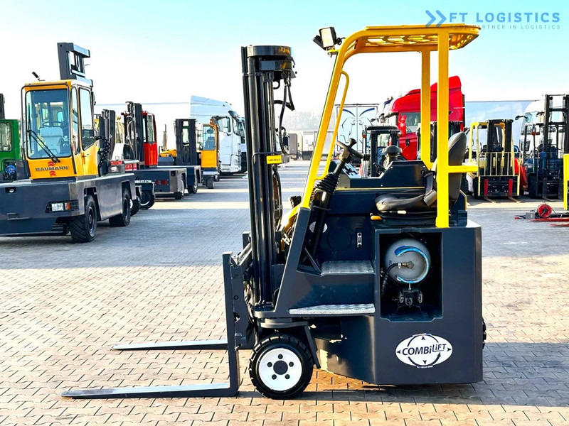 Combilift C3000CB / LPG / TRIPLEX - 4900MM / LPG / FREE LIFT / FORK POSITIONER C3000CB / LPG / TRIPLEX - 4900MM / LPG / FREE LIFT / FORK P - شاحنة مناولة بأربعة اتجاهات: صورة 2 Combilift C3000CB / LPG / TRIPLEX - 4900MM / LPG / FREE LIFT / FORK POSITIONER C3000CB / LPG / TRIPLEX - 4900MM / LPG / FREE LIFT / FORK P - شاحنة مناولة بأربعة اتجاهات: صورة 2